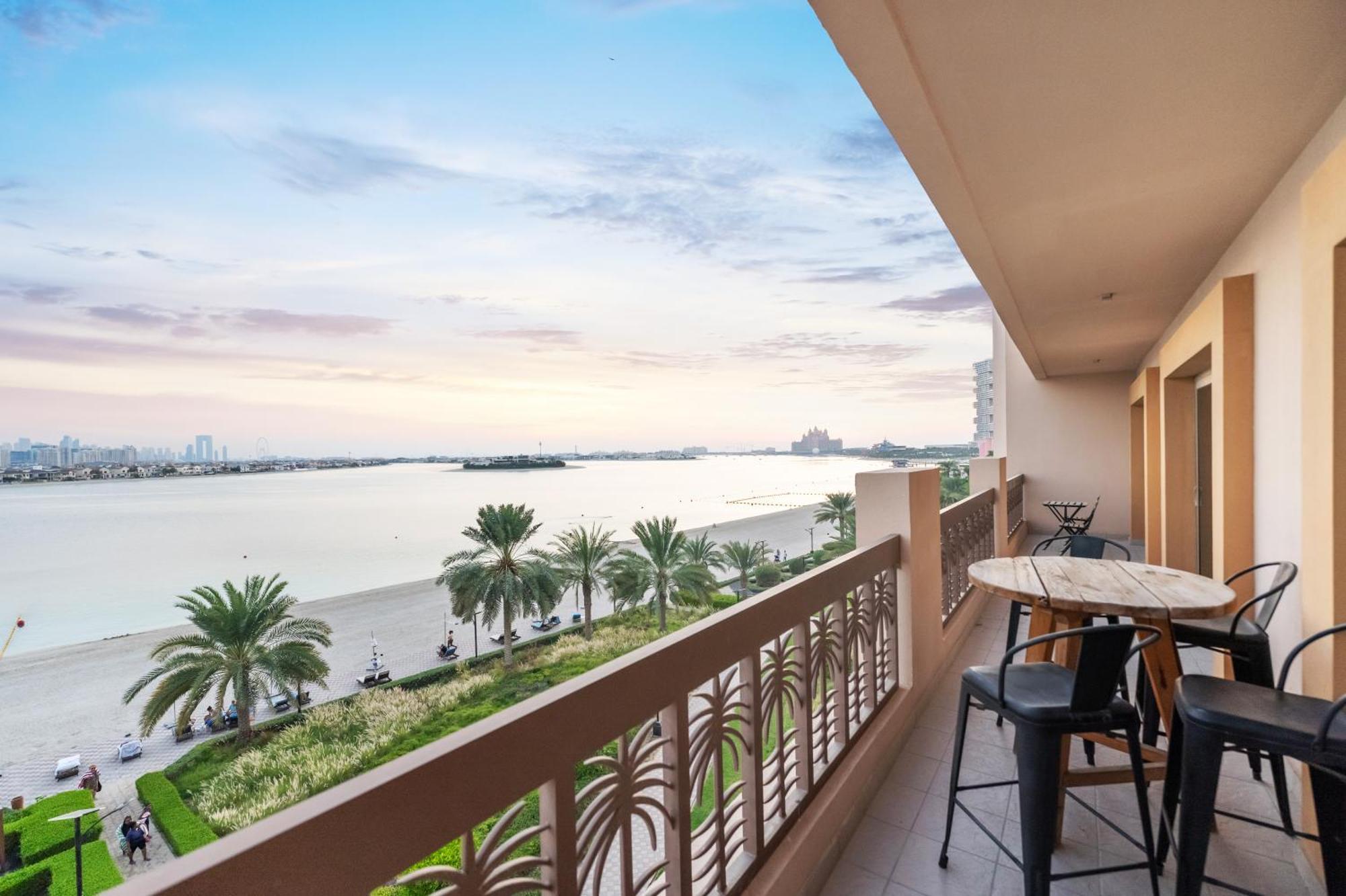 Appartement Fam Living - Private Beach Escapes In Palm Jumeirah à Dubaï Extérieur photo