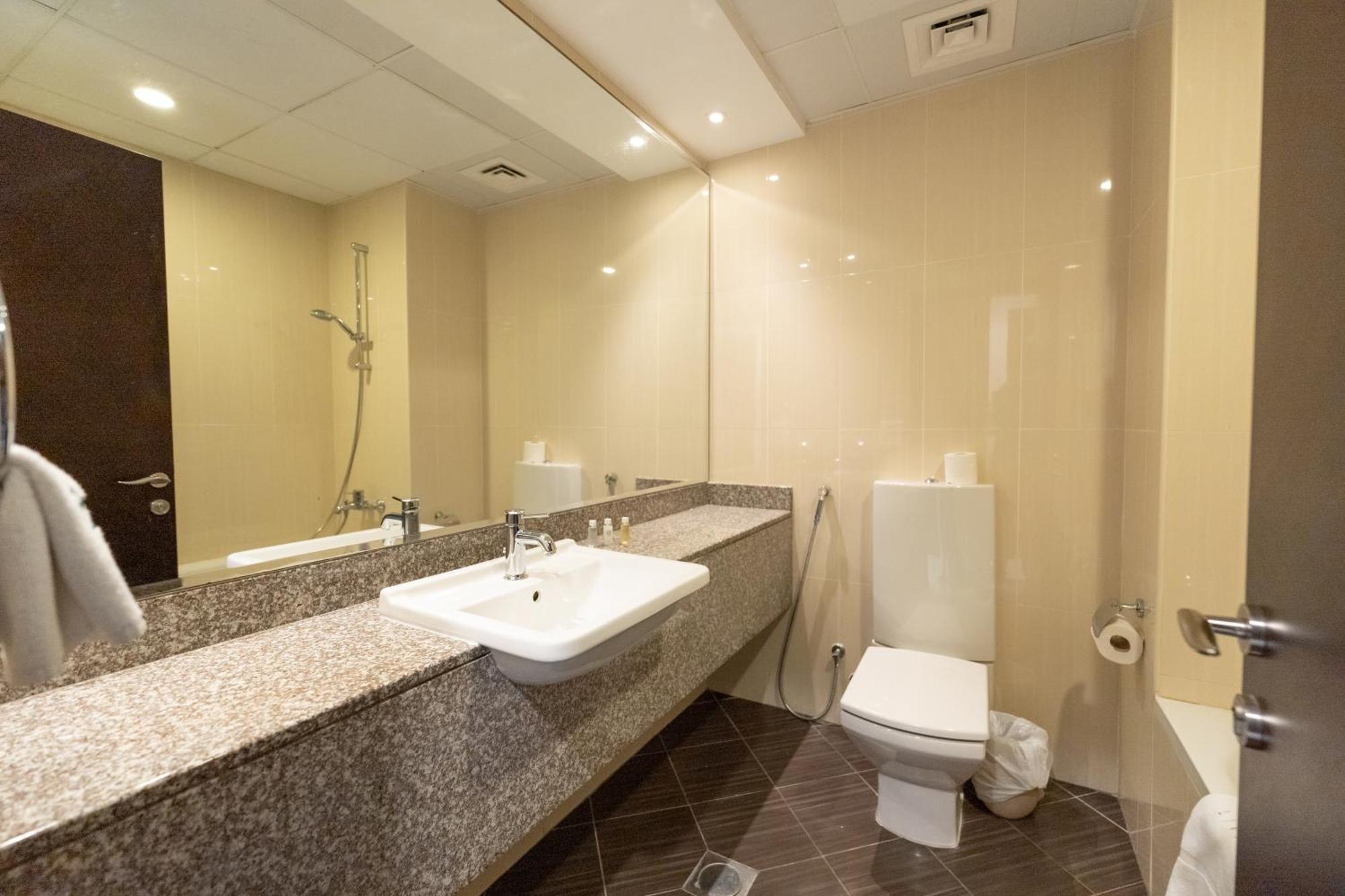 Appartement Fam Living - Private Beach Escapes In Palm Jumeirah à Dubaï Extérieur photo